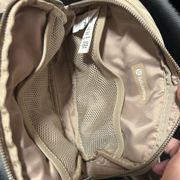 lululemon ❤️Special!athletica Everywhere Belt Bag Beige And Cream EUC - Picture 9 of 10